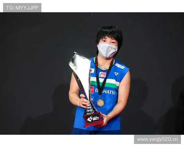 山口茜随手买的包包比我一年工资还多