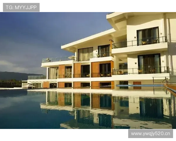 瑞安·洛赫特又晒家居照，泳池旁那堆奢侈品让我怀疑人生